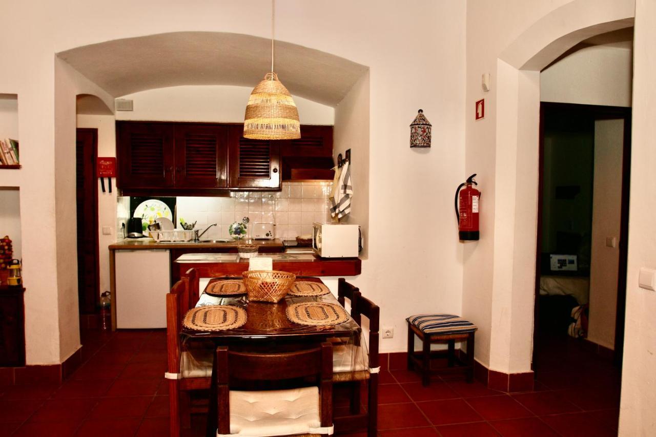 Villa Jacaranda - 550M From The Beach - Free Wifi - By Bedzy Albufeira Bagian luar foto